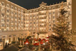 Read more about the article Το Grand Hotel Palace και οι επισκέπτες του υποστηρίζουν τις φετινές γιορτές τον ΑΡΚΤΟΥΡΟ!