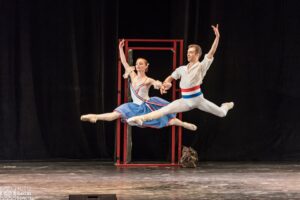 Read more about the article Η καλύτερη παράσταση για τη ζωή του Ρούντολφ Νουρέγιεφ, του σπουδαιότερου χορευτή του 20ου αιώνα, έρχεται στον  «Ελληνικό Κόσμο»!